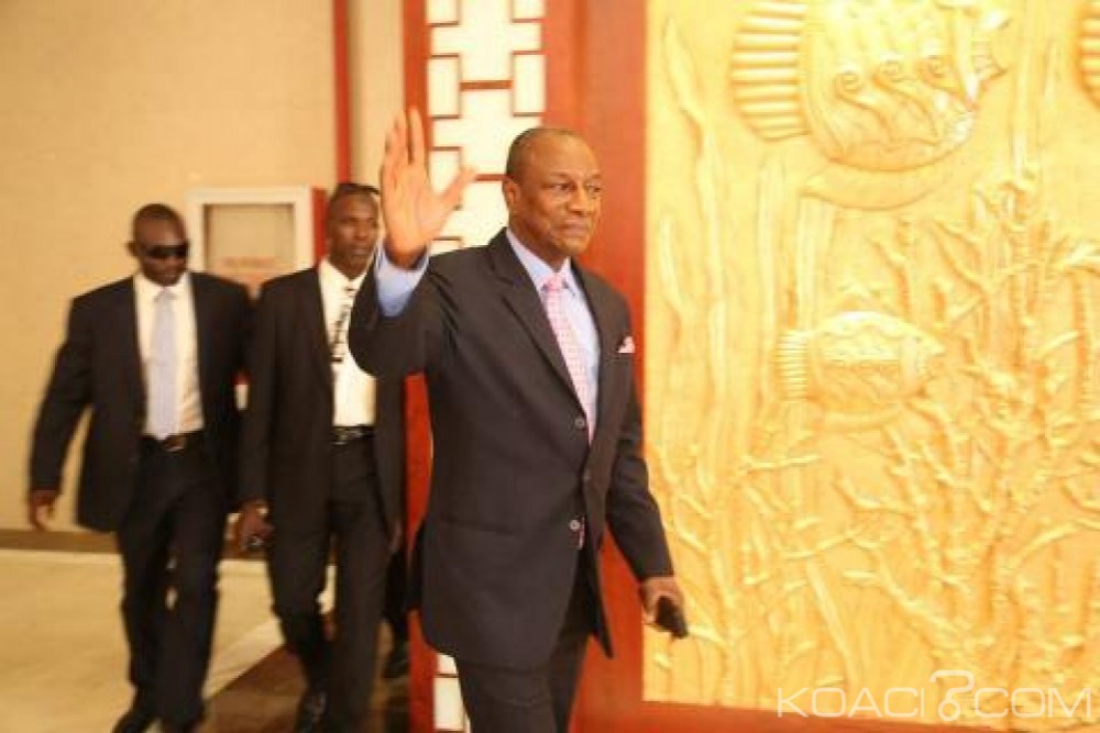 Guinée: Alpha Condé investi sans surprise pour briguer un second mandat