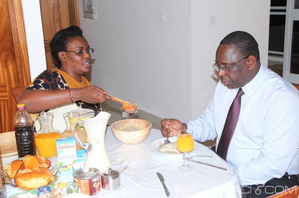 Sénégal : Décès de Doudou Ndiaye Rose, le Président Macky Sall écourte ses vacances et revient au pays