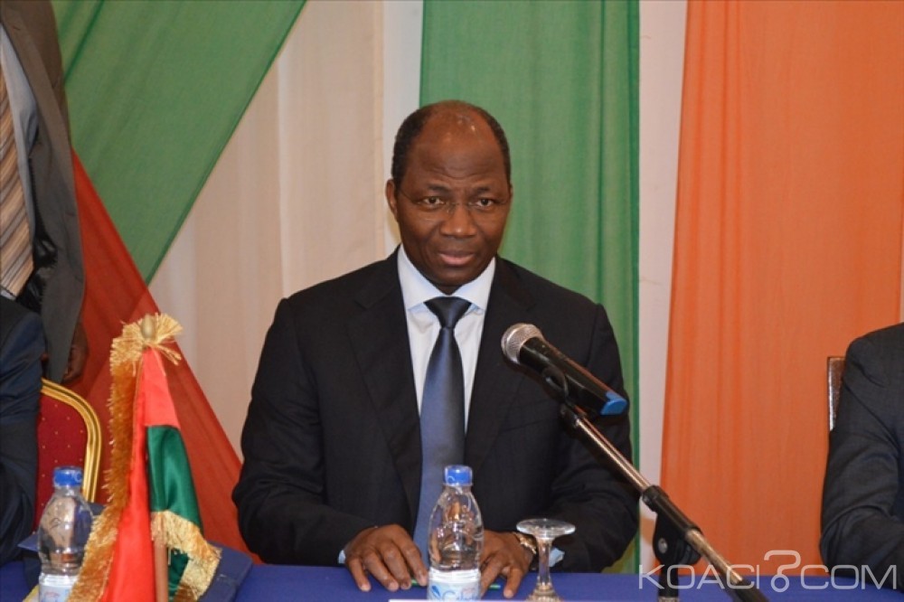 Burkina Faso: Pris sous le feu de la critique, Djibrill Bassolé dépose sa candidature à  la présidentielle