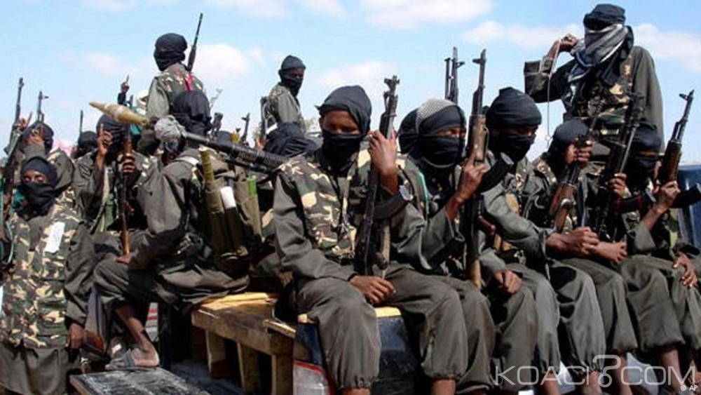 Somalie : Une attaque suicide des shebabs fait 14 morts à  Kismayo