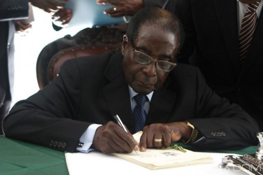 Zimbabwe : Mugabe signe la loi interdisant les licenciements massifs