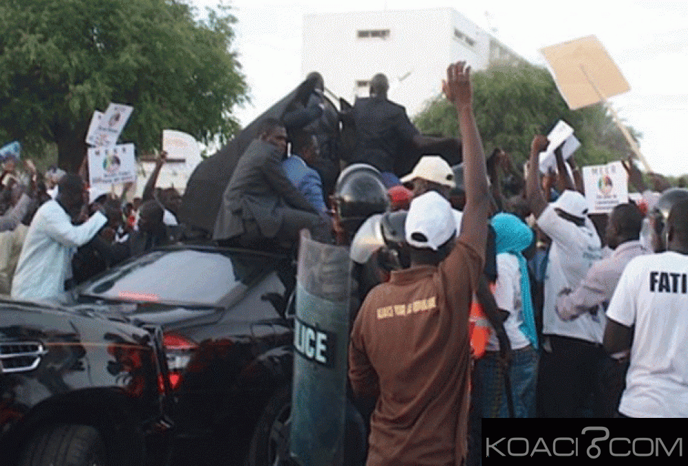 Sénégal : Les étudiants de l'Ucad jeteurs de pierres sur le Président Macky Sall bénéficient de la liberté provisoire
