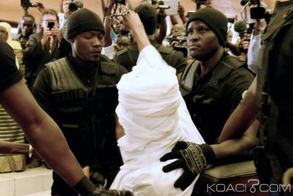 Sénégal : Hissène Habré forcé de comparaitre à  son procès, ses souteneurs crient à  l'injustice, et installe une bagarre générale