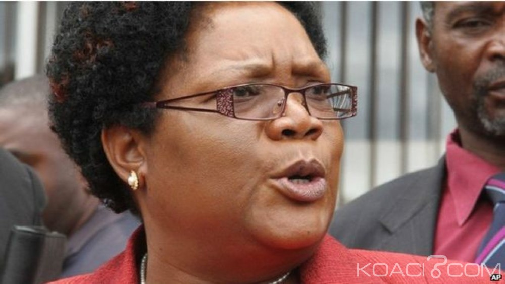 Zimbabwe:  Joice Mujuru envisage  d'affronter le Président  Mugabe à  la présidentielle