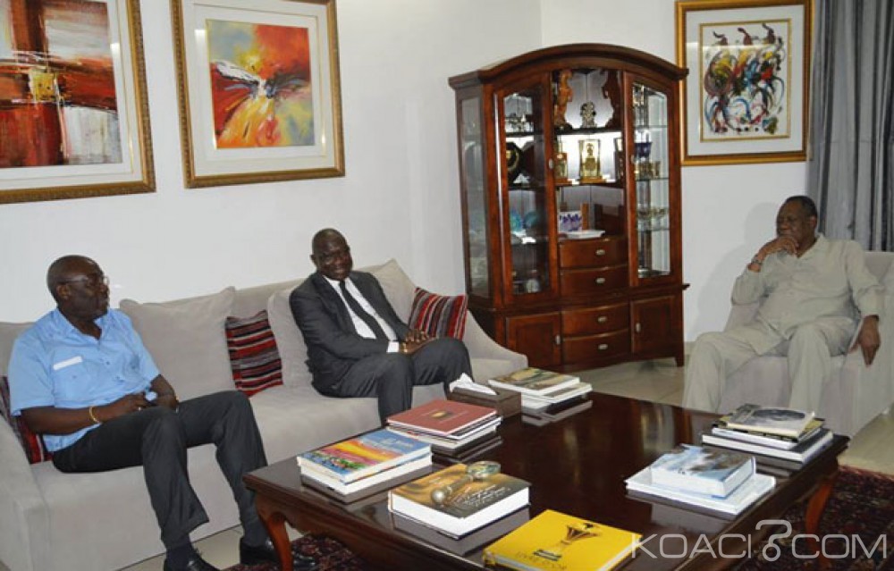 Cameroun : FIFA, Après la suspension de Blatter, Issa Hayatou nouveau président par intérim