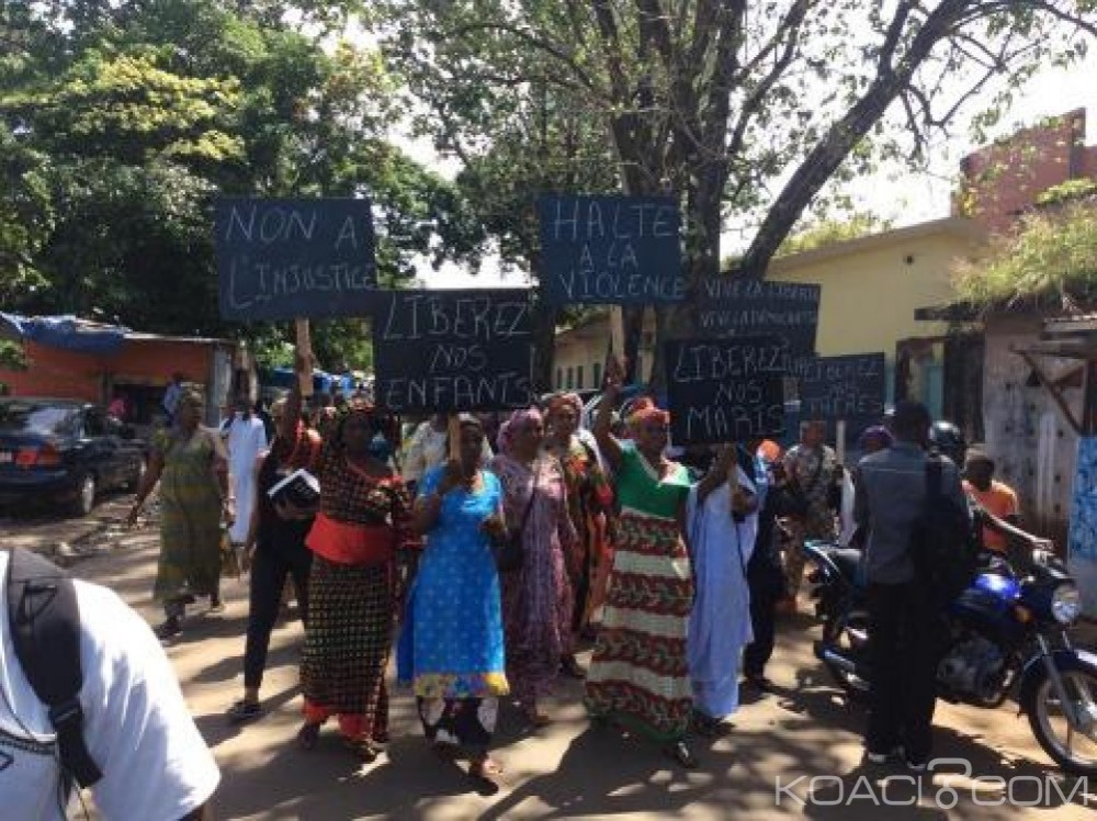 Guinée  : Des femmes de l' UDFG manifestent  à  Conakry pour exiger  la libération d'opposants