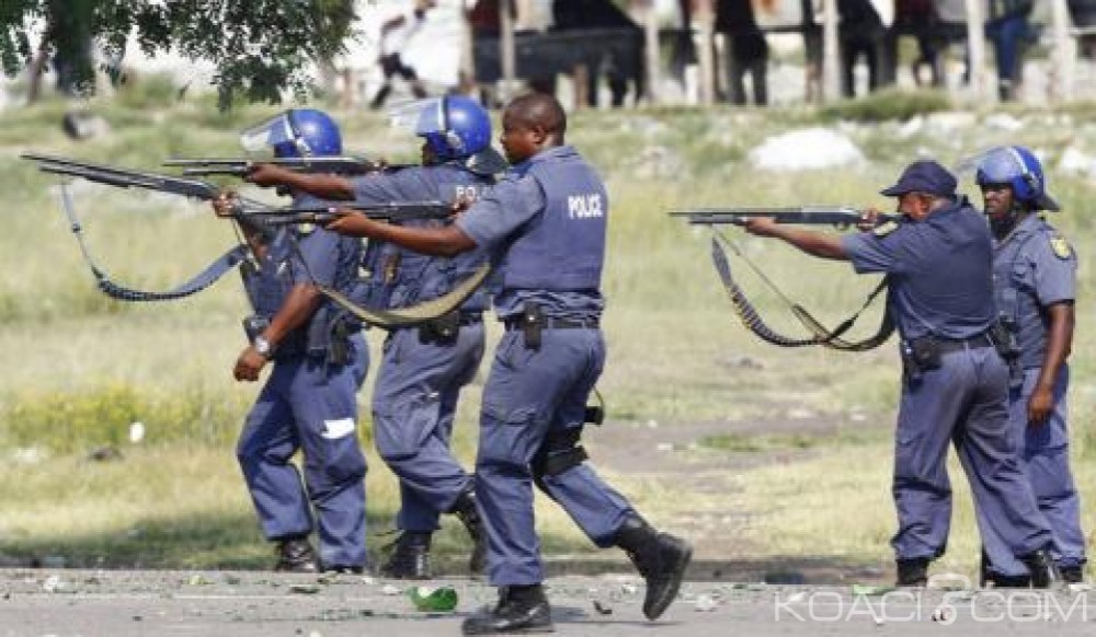 Afrique du Sud : Filmés par une caméra surveillance, quatre policiers arrêtées  pour meurtre