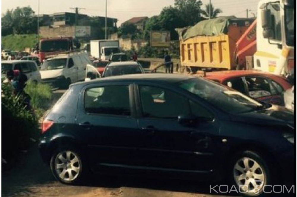 Côte d'Ivoire: Bingerville, un camion là¢ché par ses freins provoque un carambolage,  plus d'une dizaine de véhicules endommagés