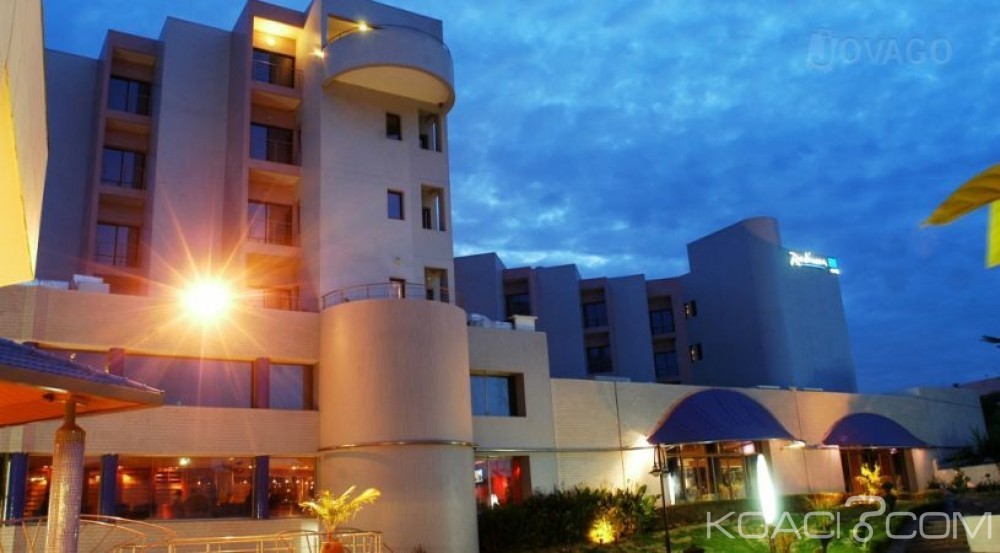 Mali : Des terroristes attaquent à  l'arme de guerre l'hôtel Radisson à  Bamako, au moins trois morts