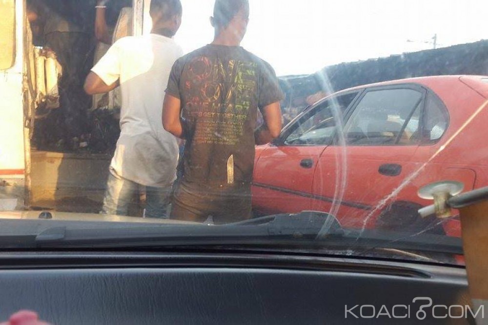 Côte d'Ivoire: Des microbes tentent d'agresser des passagers en pleine journée et prennent la fuite dans l'indifférence totale