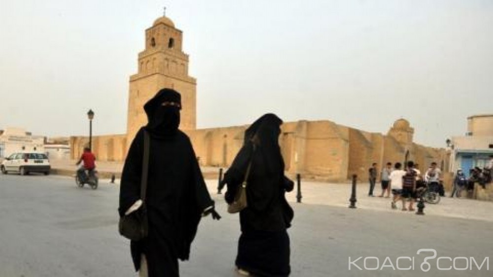 Tunisie: Deux enseignantes suspendues pour avoir refusé d'ôter leur niqab