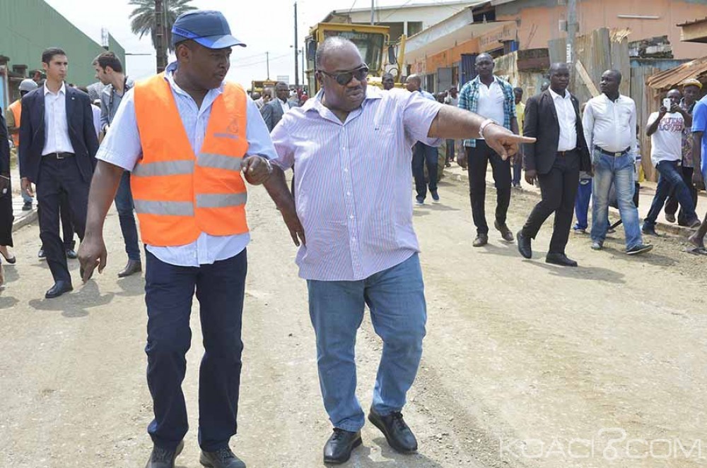 Gabon: Ali Bongo inspecte trois nouveaux chantiers routiers à  Libreville