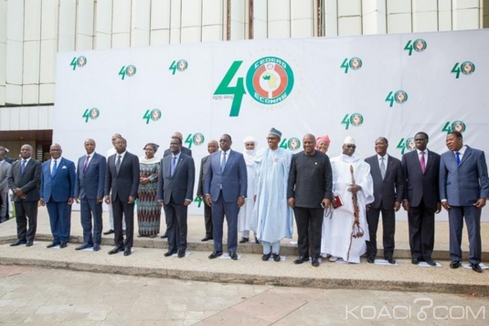 Cedeao: Sommet d'Abuja: Mots de Buhari, des fleurs à  Kafando