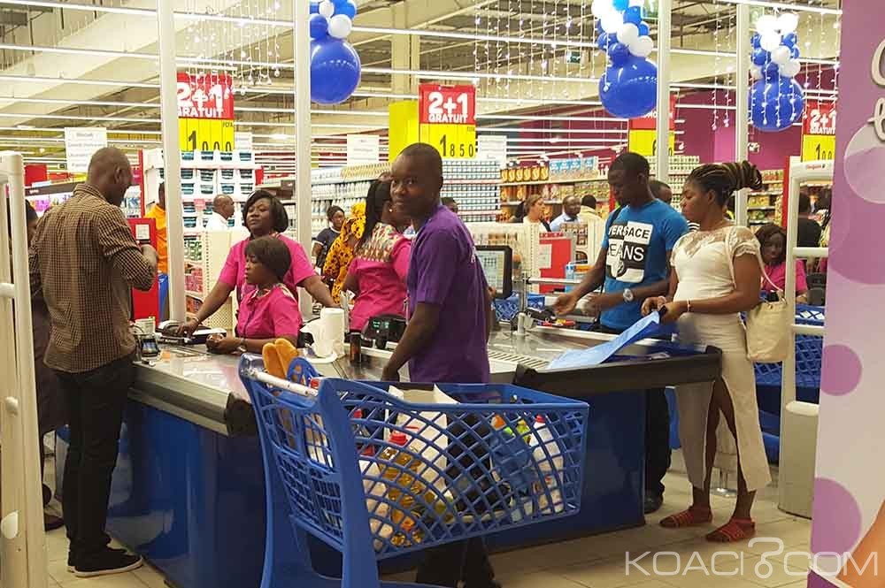 Côte d'Ivoire : De «porteurs» à  «packers», révolution aux caisses des supermarchés