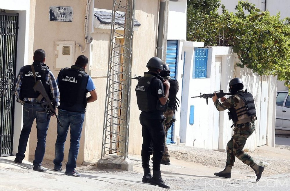 Tunisie: Trois terroristes condamnés à  mort pour avoir égorgé un policier