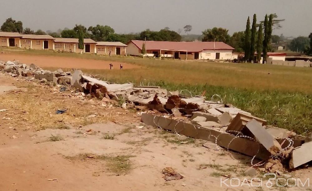 Côte d'Ivoire: Un collège en conflit avec la marie de Divo, l'année scolaire  de plus d'un millier d'élèves menacée