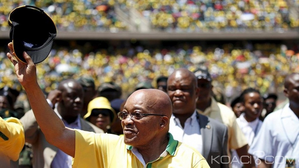 Afrique du Sud: Une affiche publicitaire appelle à  la démission de Zuma au Cap