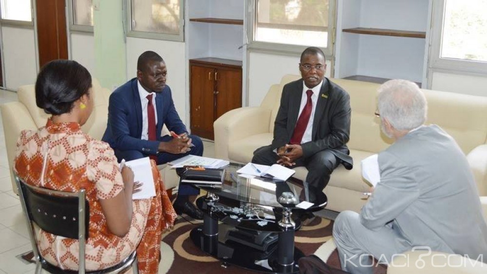 Côte d'Ivoire: Pédagogie numérique, le ministère de la Fonction publique confie la formation mixte des candidats aux concours à  des experts