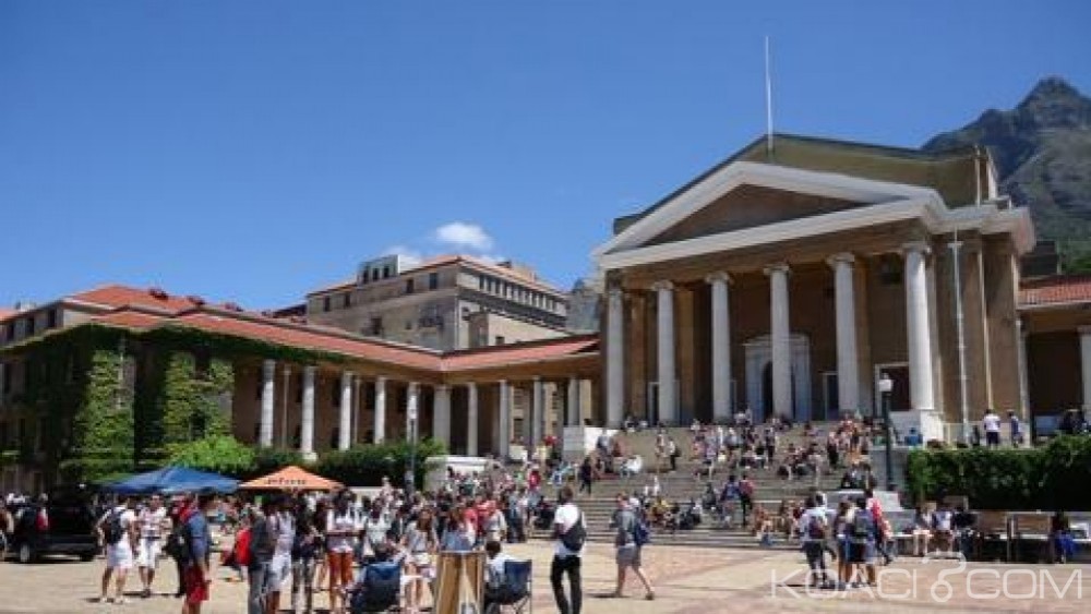 Afrique du Sud: Des bourses d' études accordées aux filles vierges font polémique