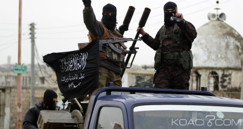Libye: Le nombre de combattants de l' EI grimpe à  5000, en baisse en Irak et en Syrie