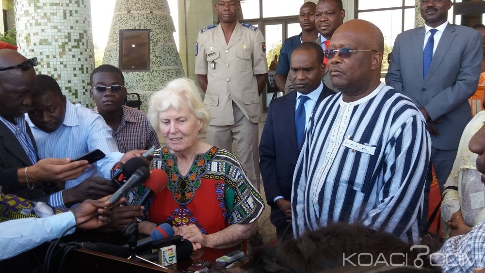 Burkina Faso: Arrivée à  Ouagadougou de l'otage australienne Jocelyne Elliot