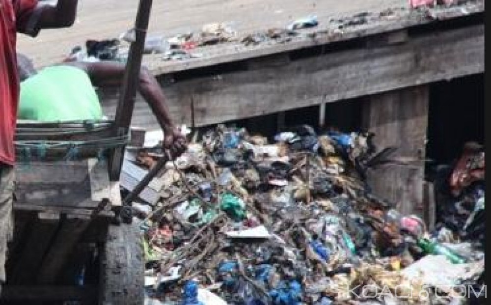 Côte d'Ivoire: Amendées de 25000FCFA à  l'ANASUR pour avoir déposé des ordures ménagères à  des heures non indiquées