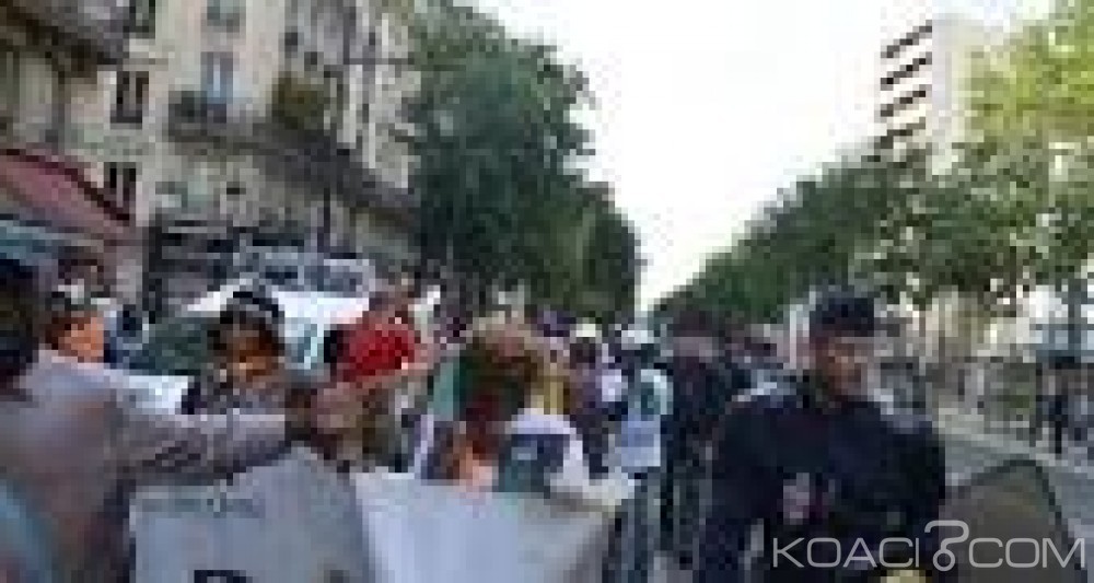 Koacinaute: Scandale: les ouattaristes marchent à  La Haye pour les femmes d'Abobo