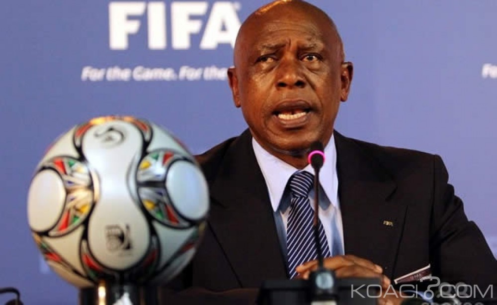 Afrique du Sud: Présidence de la FIFA, à   24h du vote et sans le soutien de son continent, Sexwale refuse de se retirer