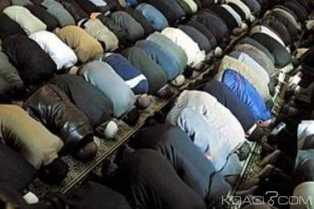 Egypte: Trois jeunes chrétiens condamnés à  5 ans de prison pour outrage à  l'islam