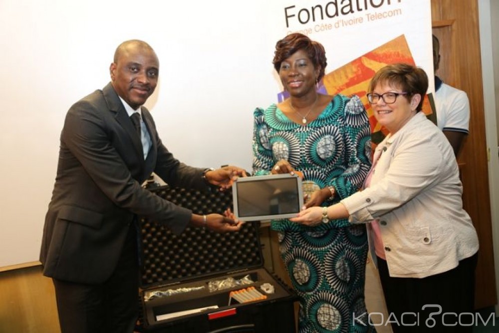 Côte d'Ivoire : Appui au système scolaire, la Fondation Orange offre 1500 tablettes au Ministère de l'Education Nationale