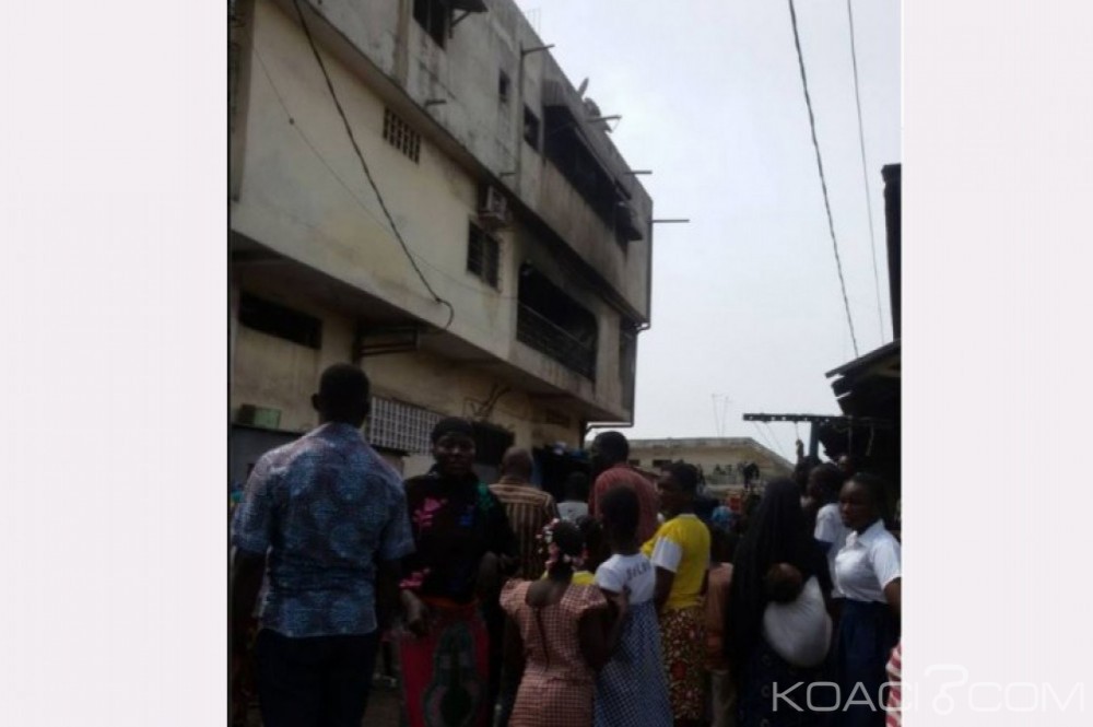 Côte d'Ivoire: Adjamé, un immeuble prend feu, les pompiers échappent à  un  «lynchage»