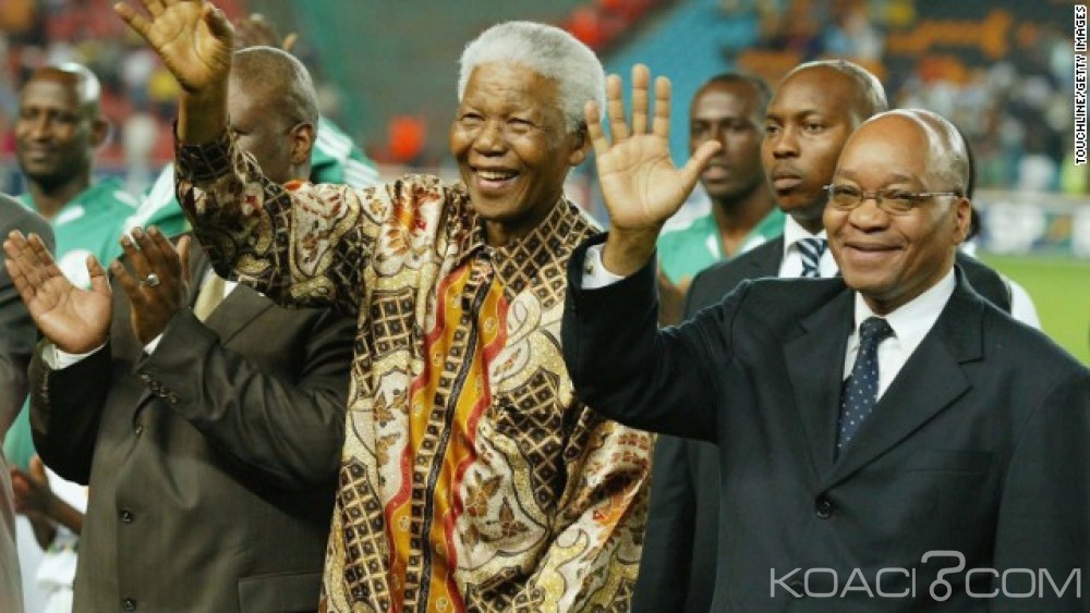Afrique  du Sud:  Scandale de corruption, un proche de Mandela demande à  Zuma de démissionner ou de se ressaisir
