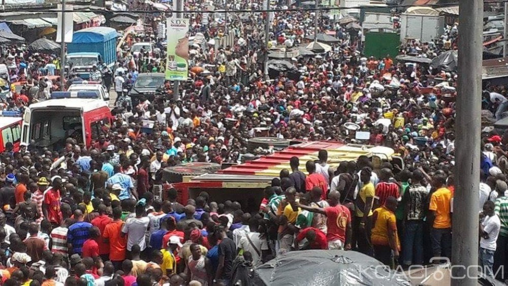 Côte d'Ivoire: Adjamé-Roxy, un camion se renverse, 1 mort et des blessés