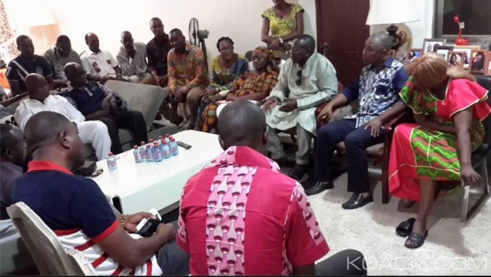 Côte d'Ivoire: Le gouvernement invite les exilés à  rentrer «sans crainte» au pays, une mission annoncée à  Accra
