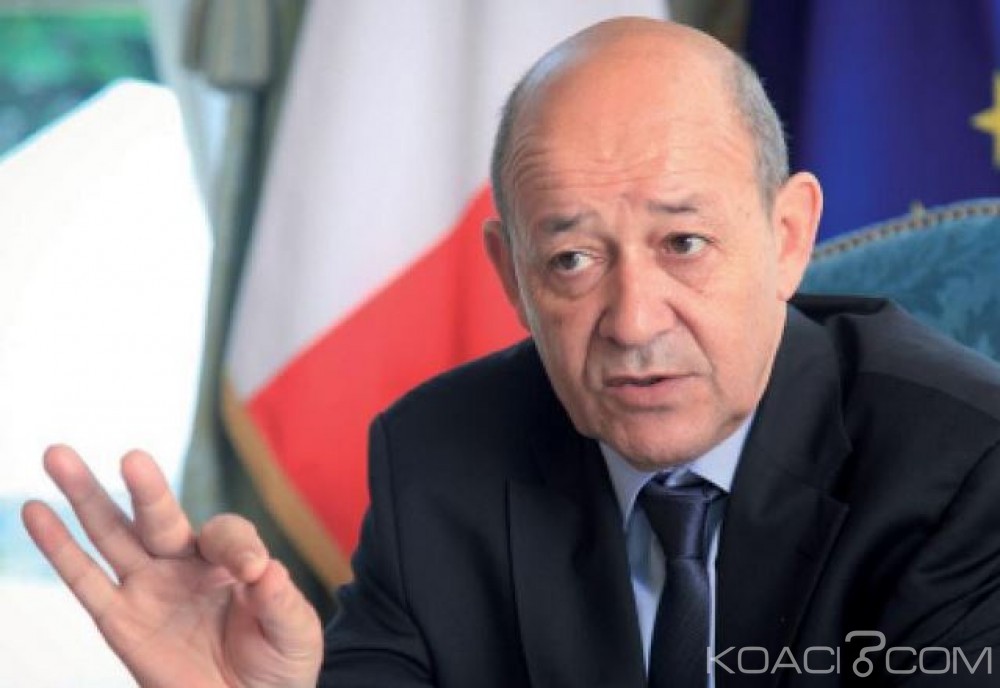 Côte d'Ivoire: Le ministre français de la défense Le Drian à  Abidjan et Bassam pour lutter contre le terrorisme