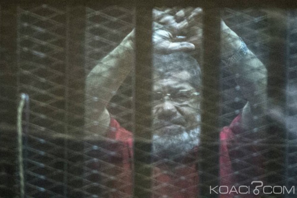 Egypte: Le jugement de l'ex-président Morsi remis au 18 juin