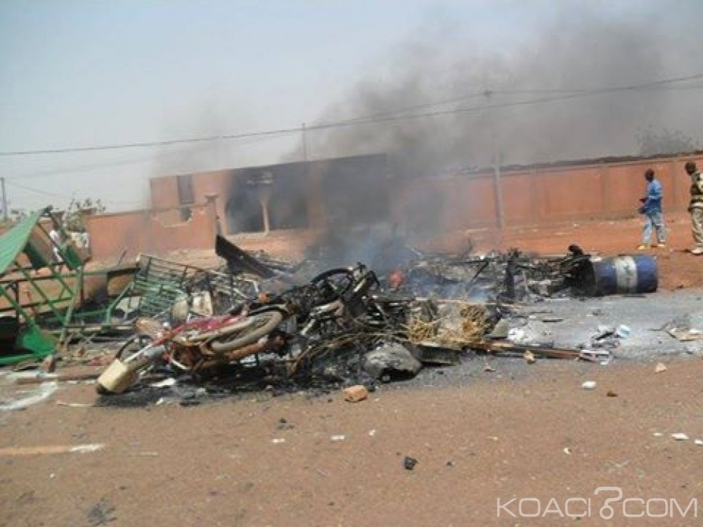 Burkina Faso: Des élèves lapident leurs enseignants et incendient leurs engins pour revendiquer l'organisation d'examens blancs
