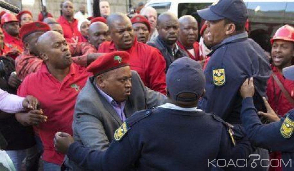 Afrique du Sud: Jacob Zuma à  nouveau perturbé par une bagarre au parlement
