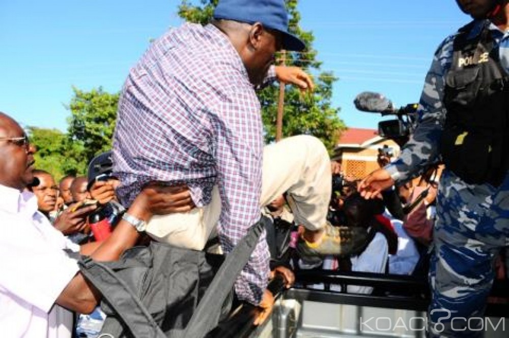 Ouganda:  Kizza Besigye  devant la justice   pour haute trahison