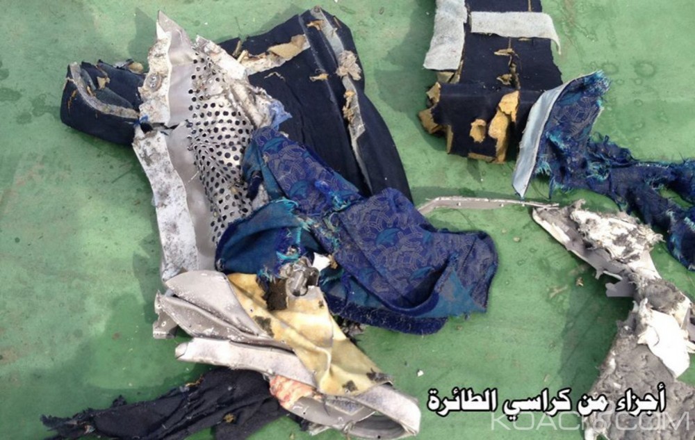 Egypte: Crash du vol EgyptAir, de la fumée dans la cabine de l'appareil avant sa disparition