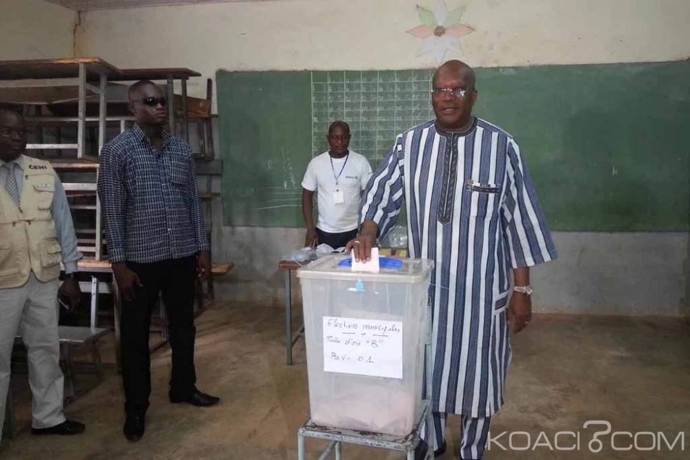 Burkina Faso: Jour de vote municipal paisible à  Ouagadougou, malgré des retards dans certains bureaux