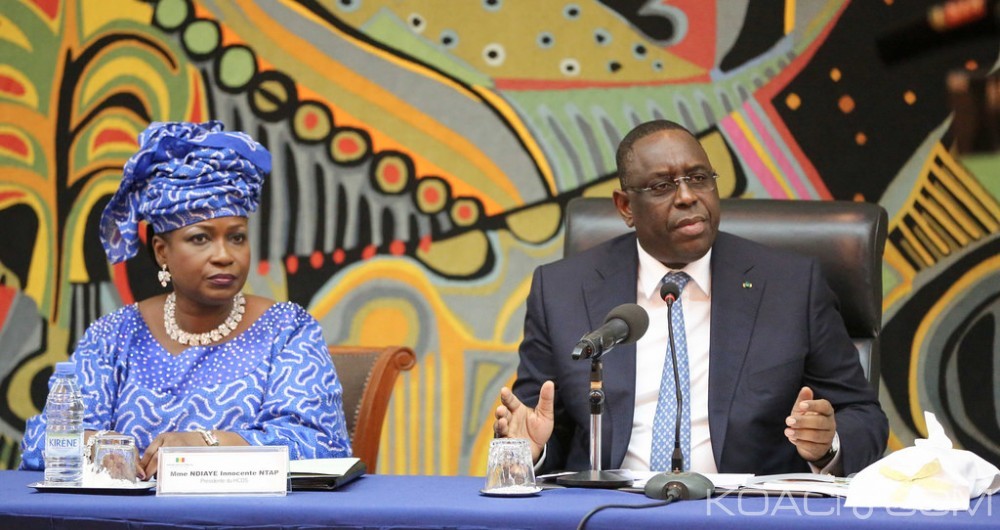 Sénégal: Macky Sall se fà¢che, cogne et avertit les syndicats d'enseignants