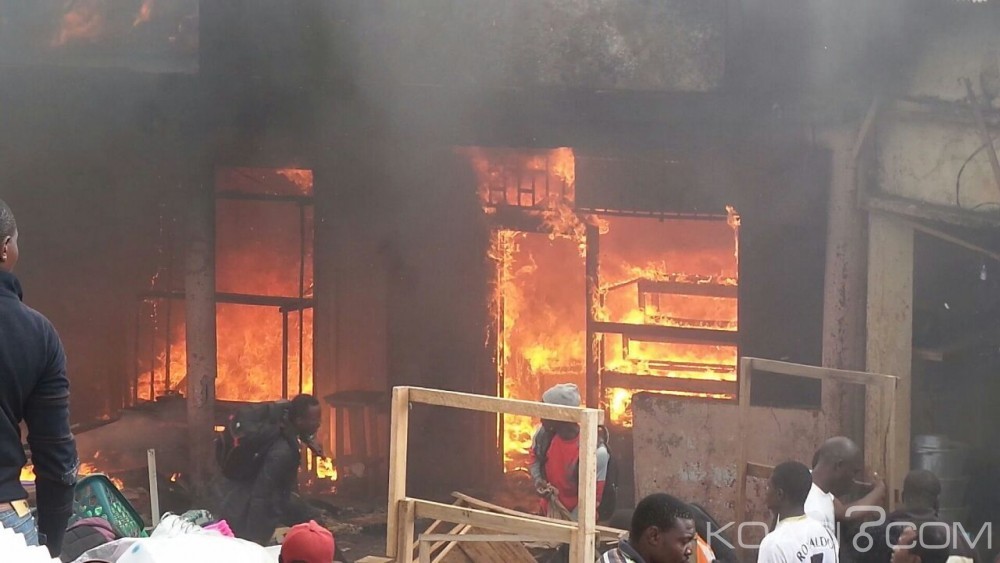 Cameroun: Un incendie dévaste plusieurs boutiques dans le plus grand marché de l'Ouest