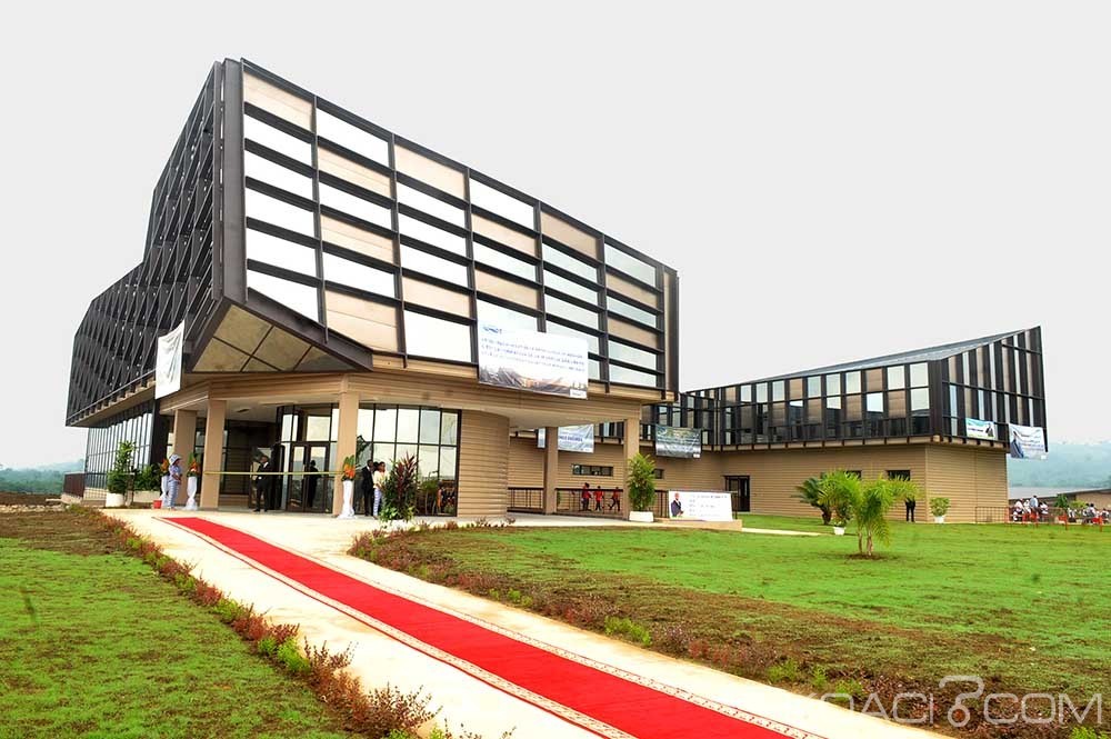 Gabon: Ali Bongo inaugure l'Ecole des mines et de la métallurgie de Moanda (E3M)