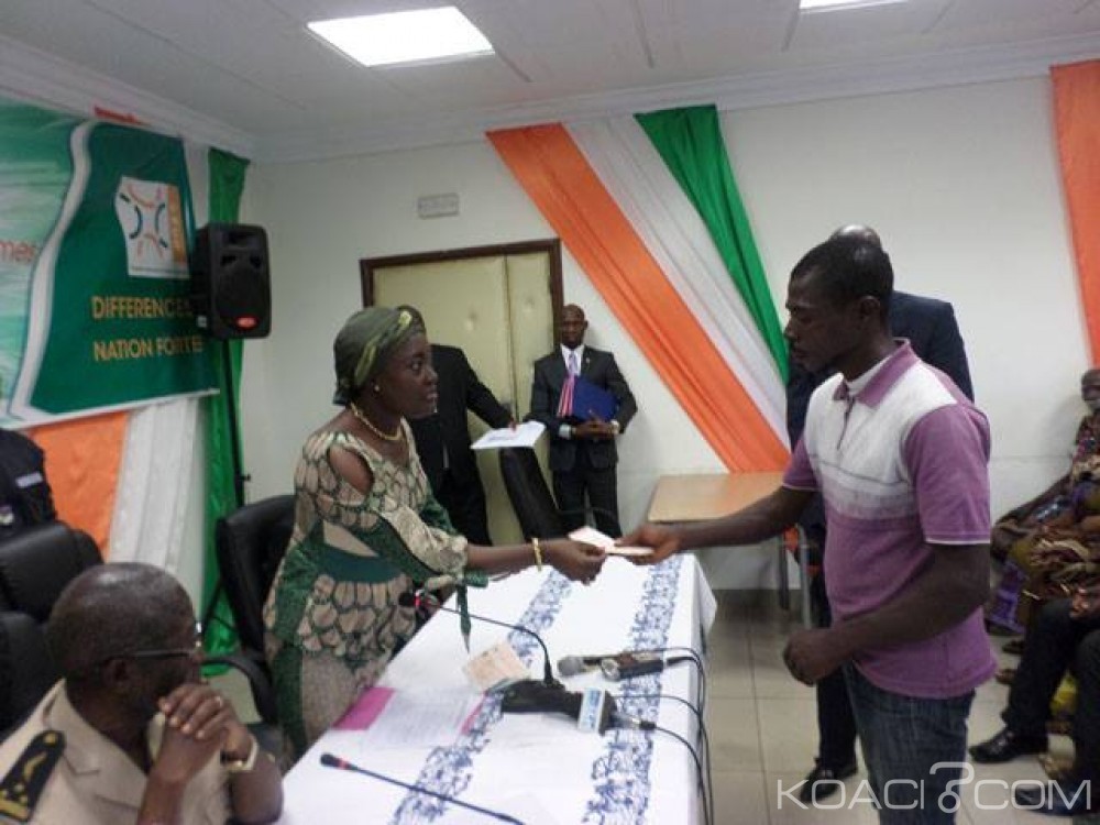 Côte d'Ivoire: Bouaké, 50 victimes des crises dont 6 ayants droit et 44 blessés indemnisées en présence de la ministre Mariatou Koné