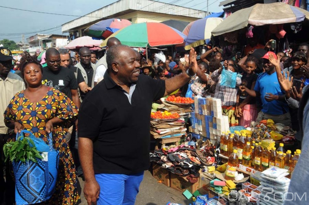 Gabon: Ali Bongo tà¢te le terrain avec les commerçants du marché de Mont Bouet