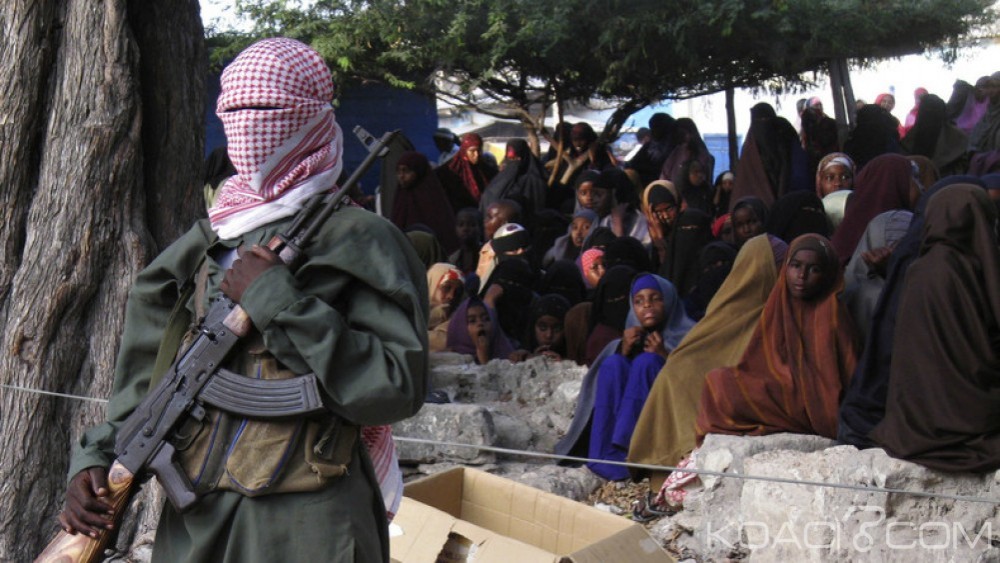 Kenya  :  Une centaine d'islamistes shebabs attaquent un poste de police, des armes emportées
