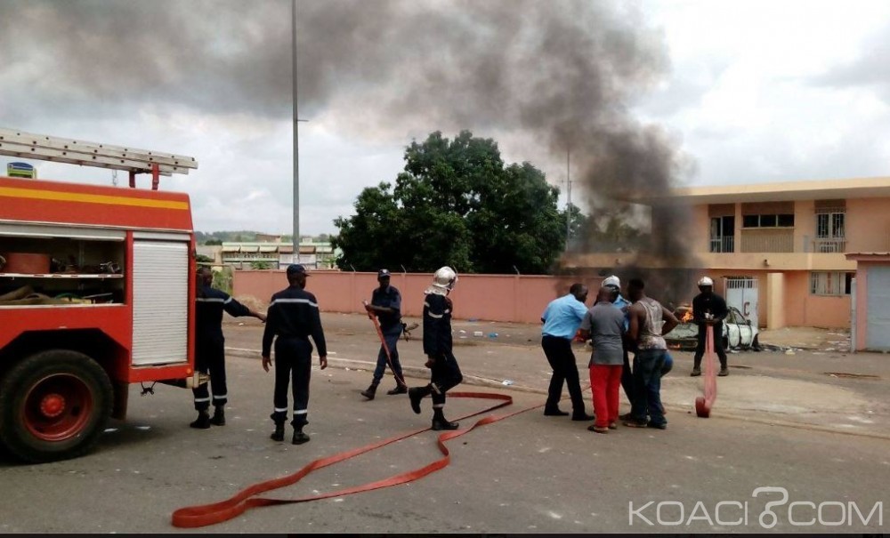 Côte d'Ivoire: Yamoussoukro, violente manifestation devant  la CIE régionale, véhicules saccagés et incendiés
