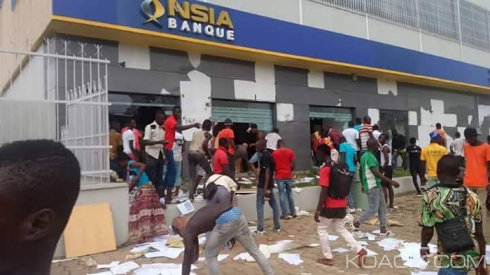Côte d'Ivoire: Bouaké, protestation contre la CIE, les manifestants saccagent et pillent une banque