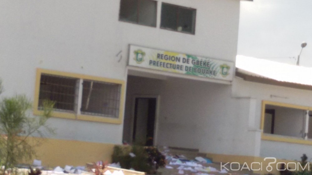 Côte d'Ivoire: Bouaké, 1 «mort», des bureaux du conseil régional incendiés, impôts,  préfectures tous saccagés, les ex combattants soupçonnés